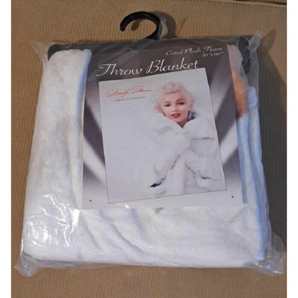 New Marilyn Monroe White Fur Coat Plush Fleece Throw Gift Blanket Movie Star NIP - Picture 2 of 2
